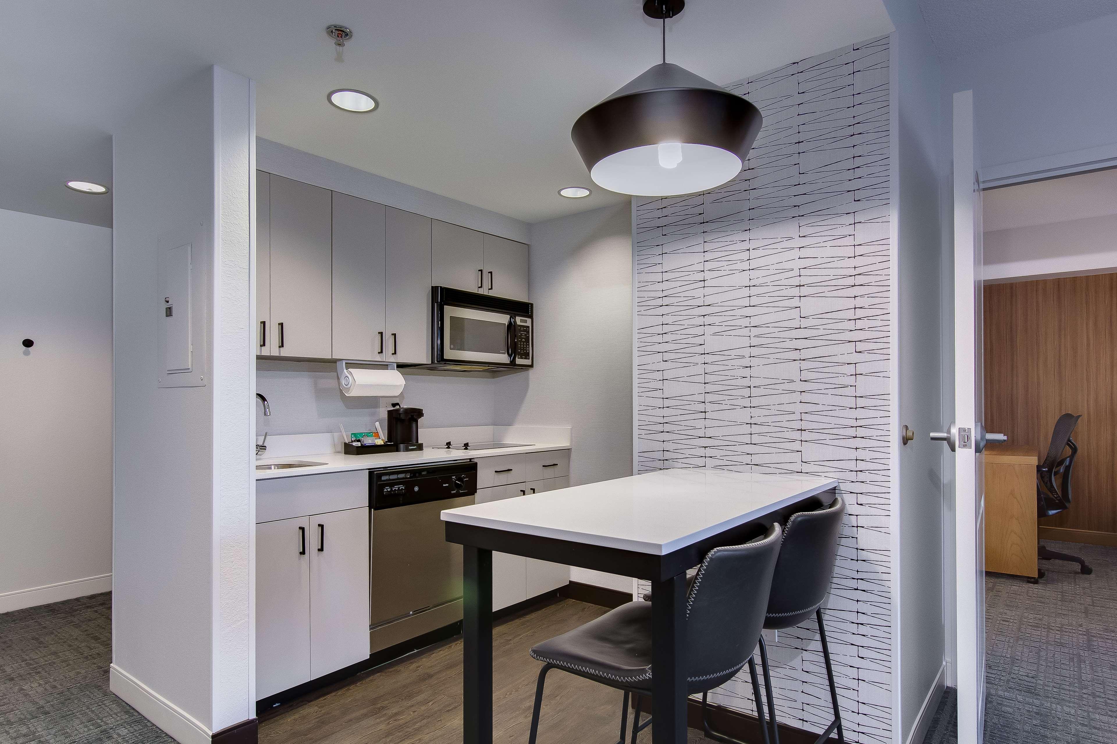 Homewood Suites By Hilton Louisville-East Exteriör bild
