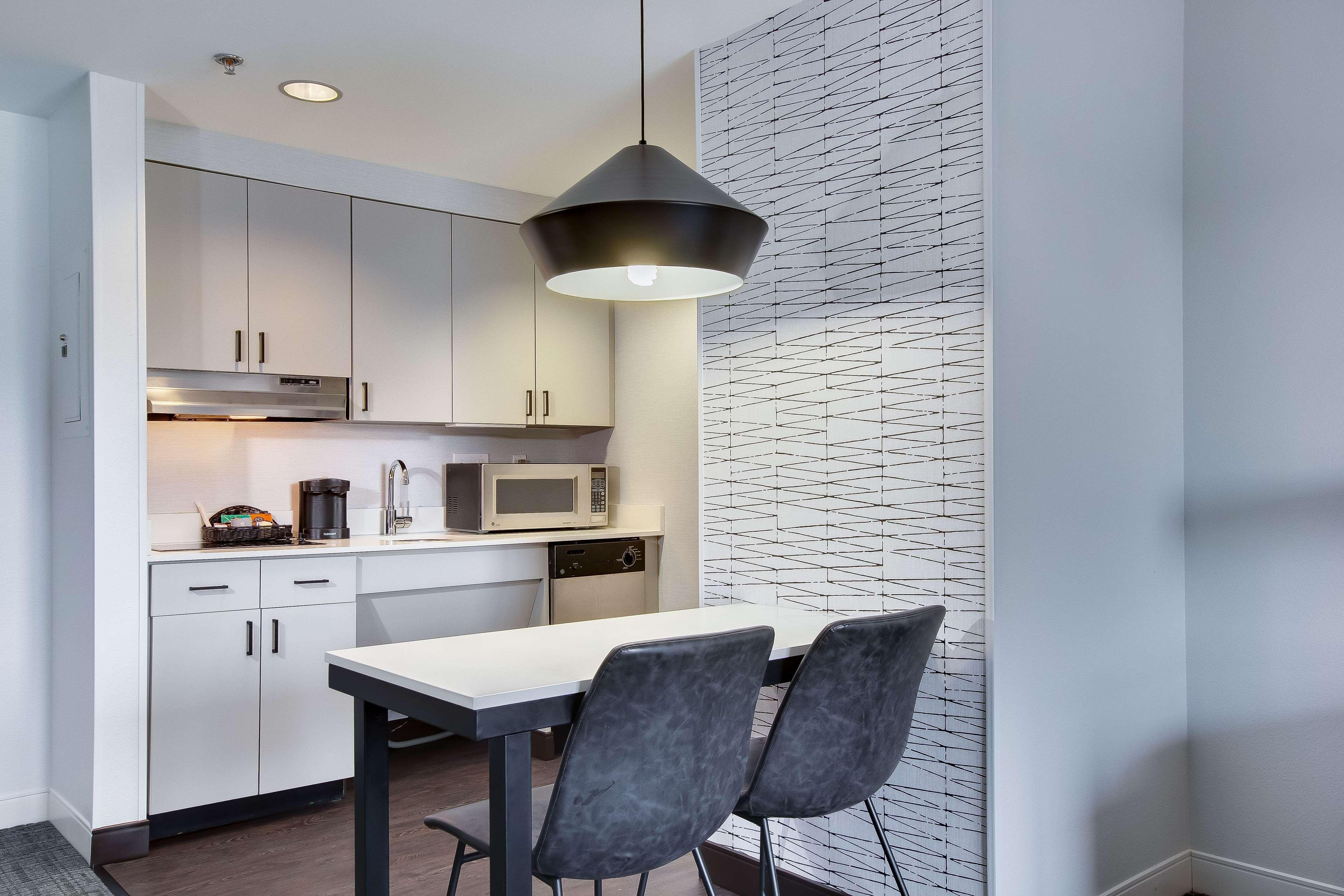 Homewood Suites By Hilton Louisville-East Exteriör bild