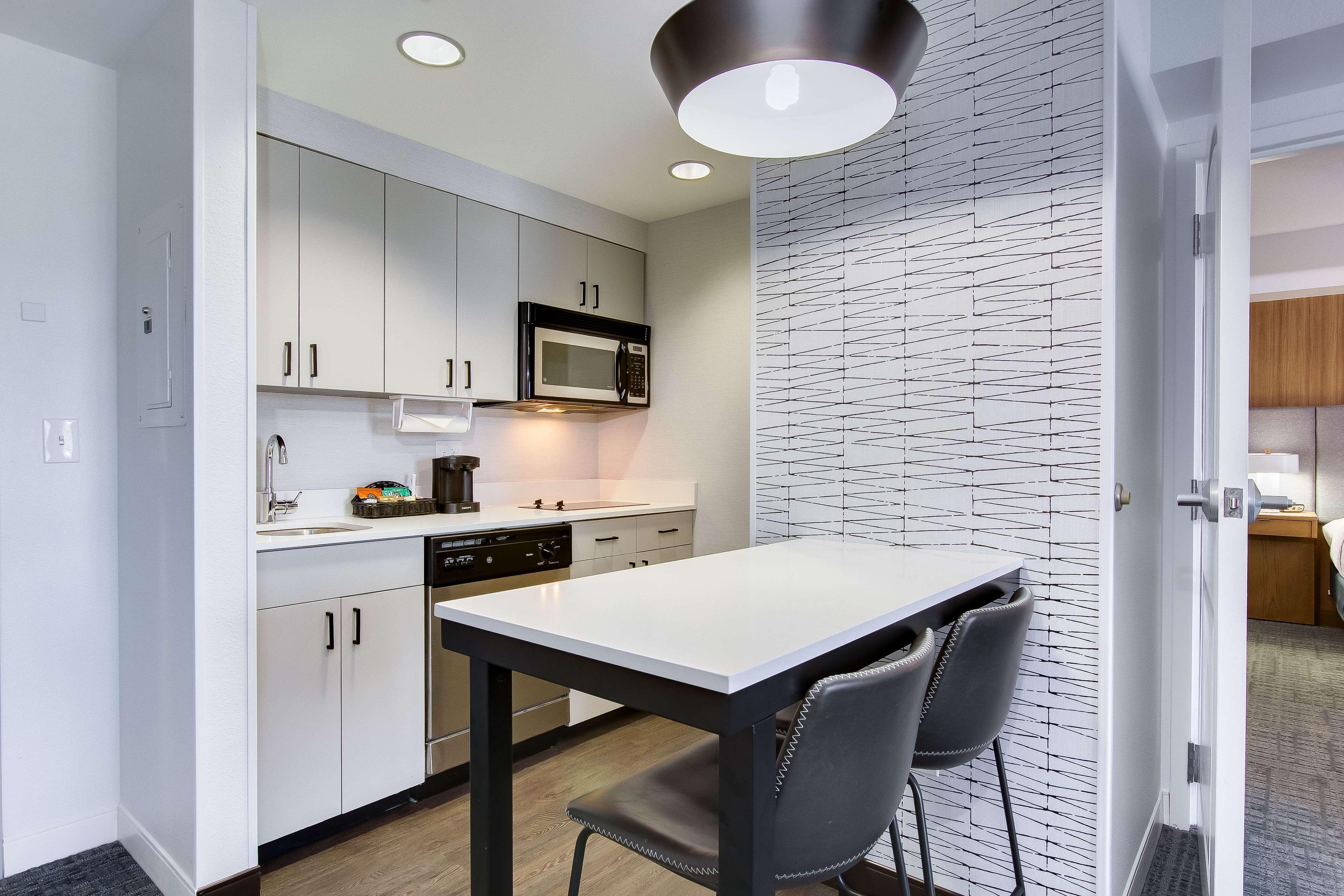 Homewood Suites By Hilton Louisville-East Exteriör bild